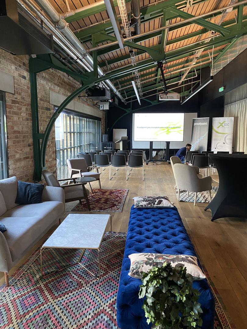 Loft with a projection screen — the EVENT Room at Hala Koszyki