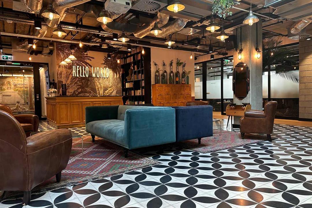 Lounge Hello World — przestrzeń koktajlowa, Hala Koszyki